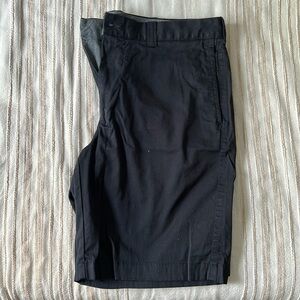 J.Crew Men’s stretch cotton shorts. Waist: 33” Inseam: 9”. Like new.